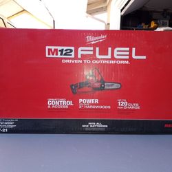 Milwaukee Brushless Cordless 6" Hatchet Pruning Saw Kit