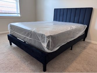 BRAND NEW QUEEN SIZE VELVET PLATFORM BED WITH PLUSH MATTRESS (FREE DELIVERY)