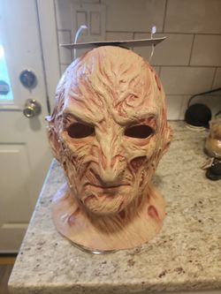 Freddy Kruger Halloween Mask (trick or treat studios)