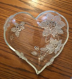 Mikasa Poinsettia Heart Serving Crystal Plate