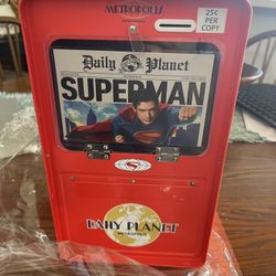 cubo de palomitas de maíz de colección del "Daily Planet" de Superman, lanzado por AMC Theatres.