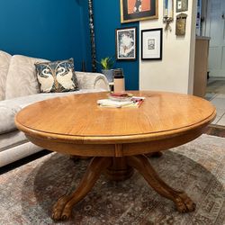 Vintage Clawfoot Coffeetable 