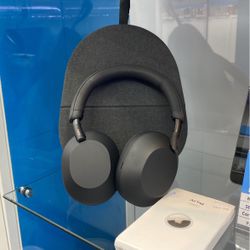 Sony - WH1000XM5 Wireless Noise-Canceling Over-the-Ear Headphones - Black