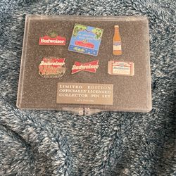 Budweiser Pin Set