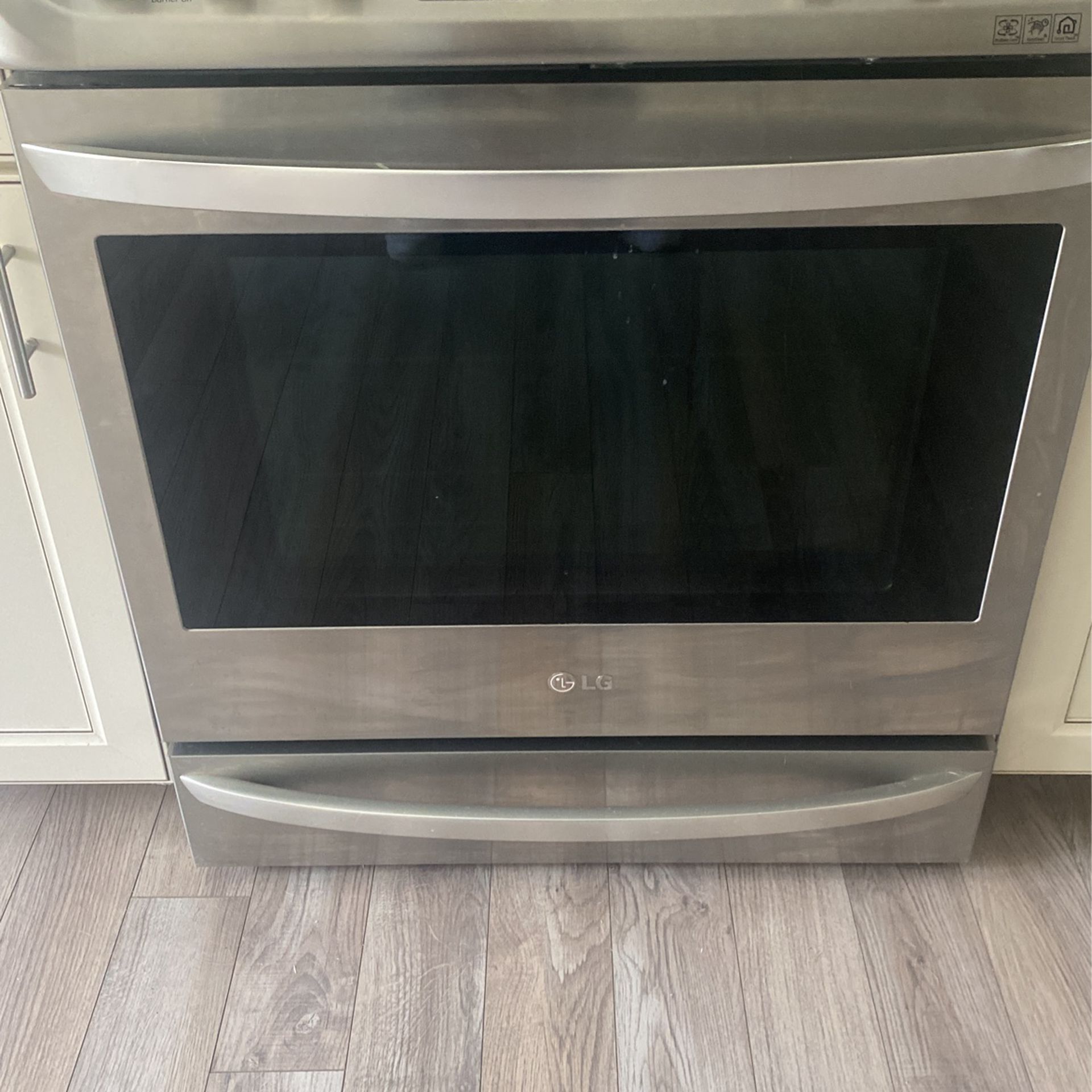 LG 30” Electric  Conv. Oven