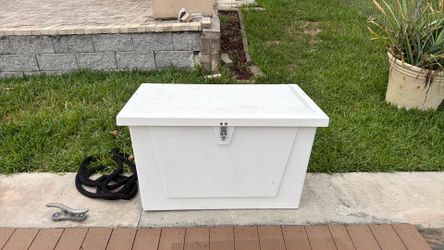 Dock box 26x39
