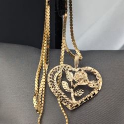 ✨❤️14K Gold Open Heart Flower Pendant and Necklace.✨👌