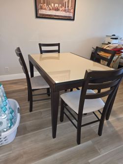Dinning room table 4 chairs Italian