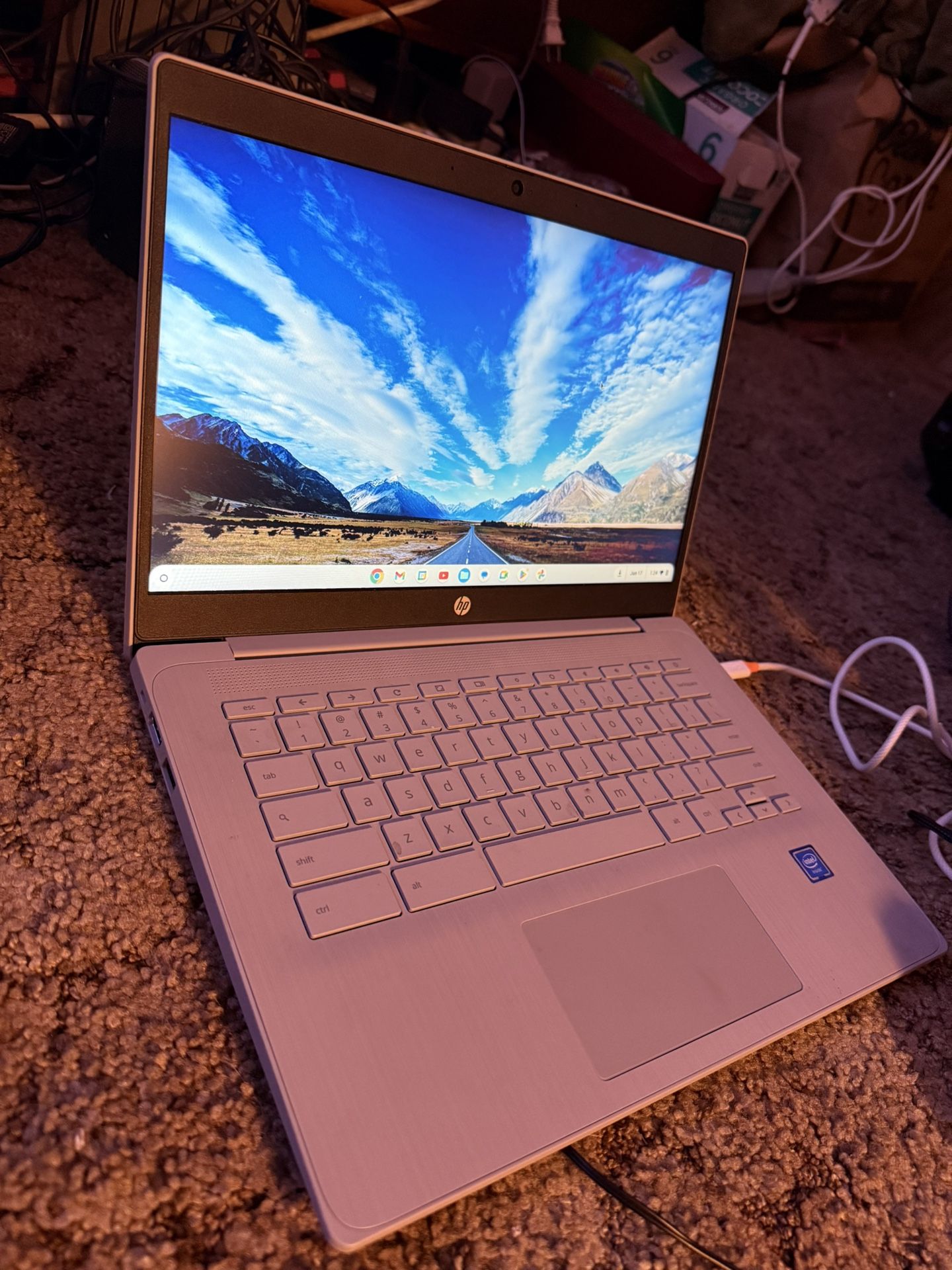 HP - 14" Chromebook Laptop - Intel Celeron - 4GB Memory - 64GB eMMC - Modern Gray