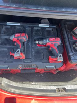 Milwaukee drill set