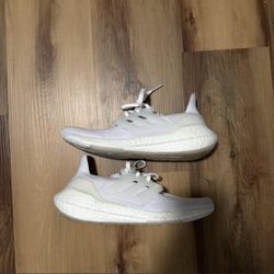 Adidda ultraboost 21 size 9