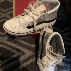 Like new woman's Van shoes