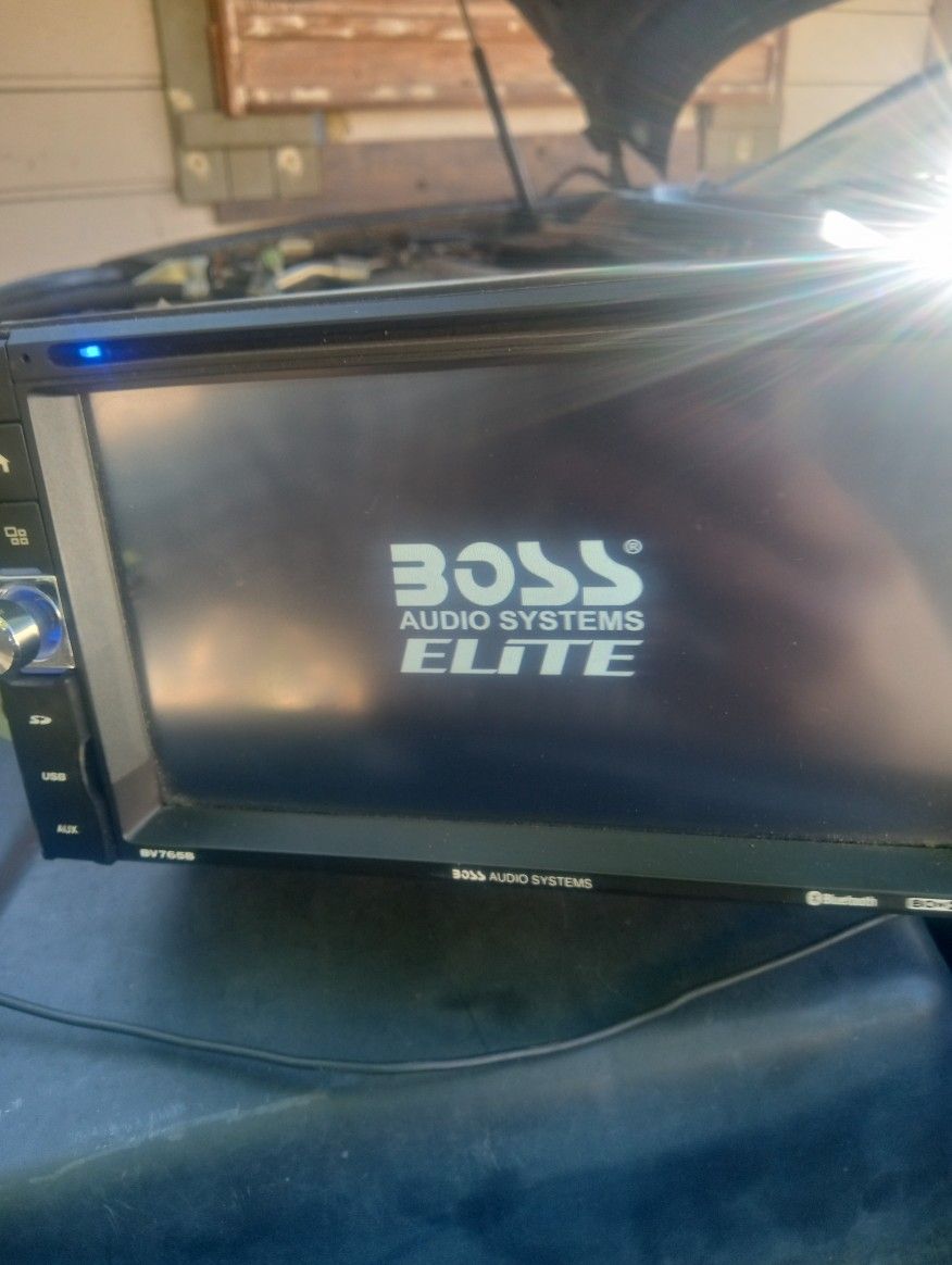 Boss Elite Touch Screen Double Din Audio Receiver Clean No Scratches Works Perfect