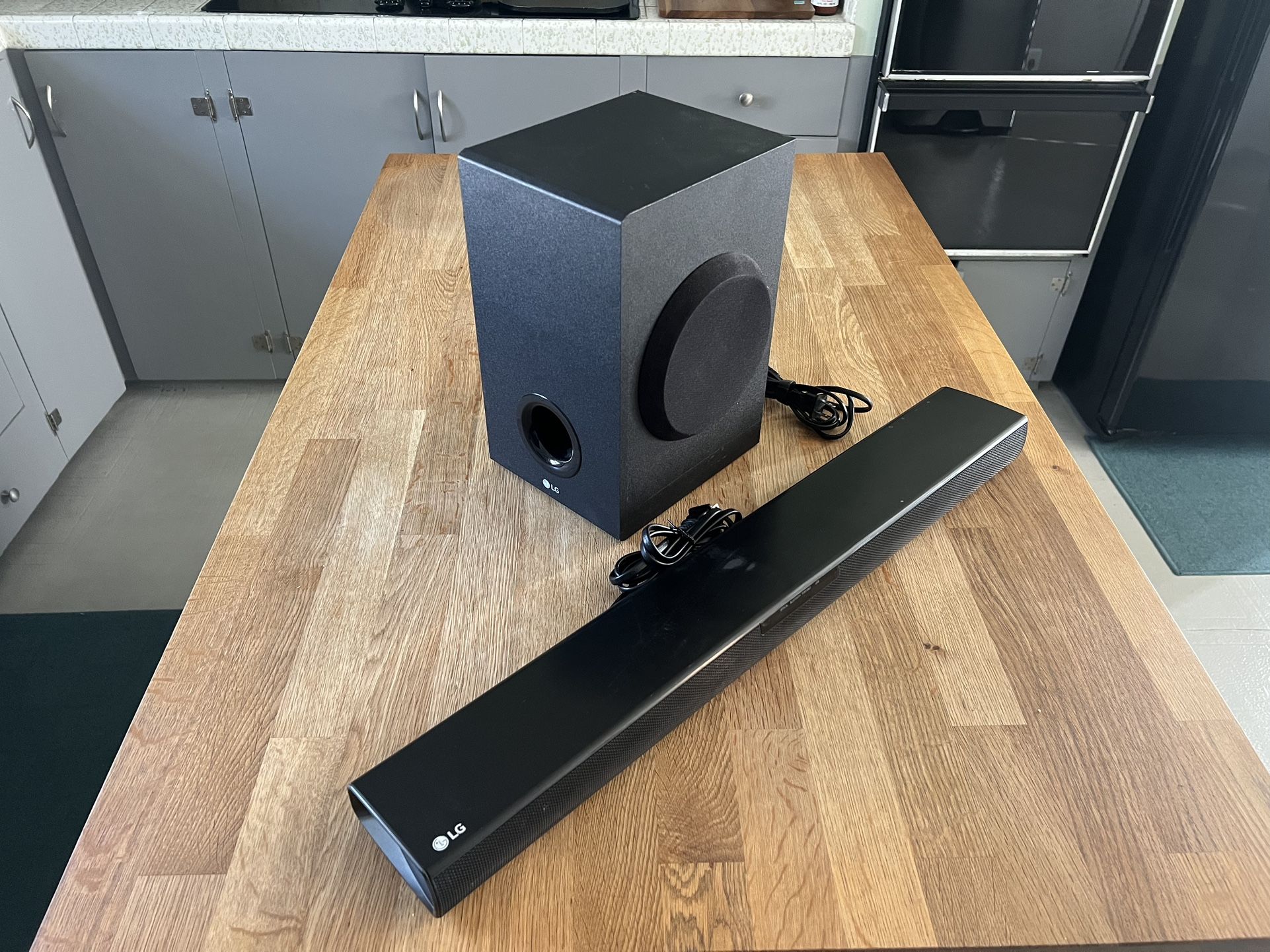 LG Wireless Soundbar And Subwoofer 