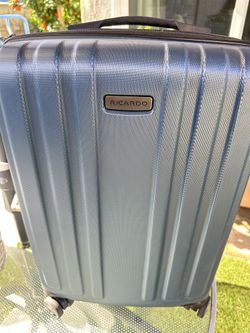 Luggage 21” Carry On Ricardo