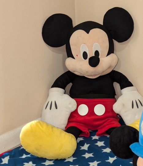 Disney Collection Mickey Picnic Blanket
Minnie Camping Sleeping Bag
Large Mickey Mouse Plush
Mickey Piggy Bank