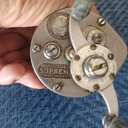Pflueger Supreme Cub Handle Fishing Reel