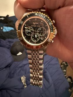 Michael kors watch gold and black 175 obo