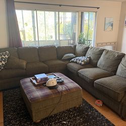 Moving out must sell furniture