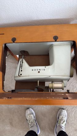 Vintage Singer Sewing Machine with Drop-Leaf Wooden Cabinet