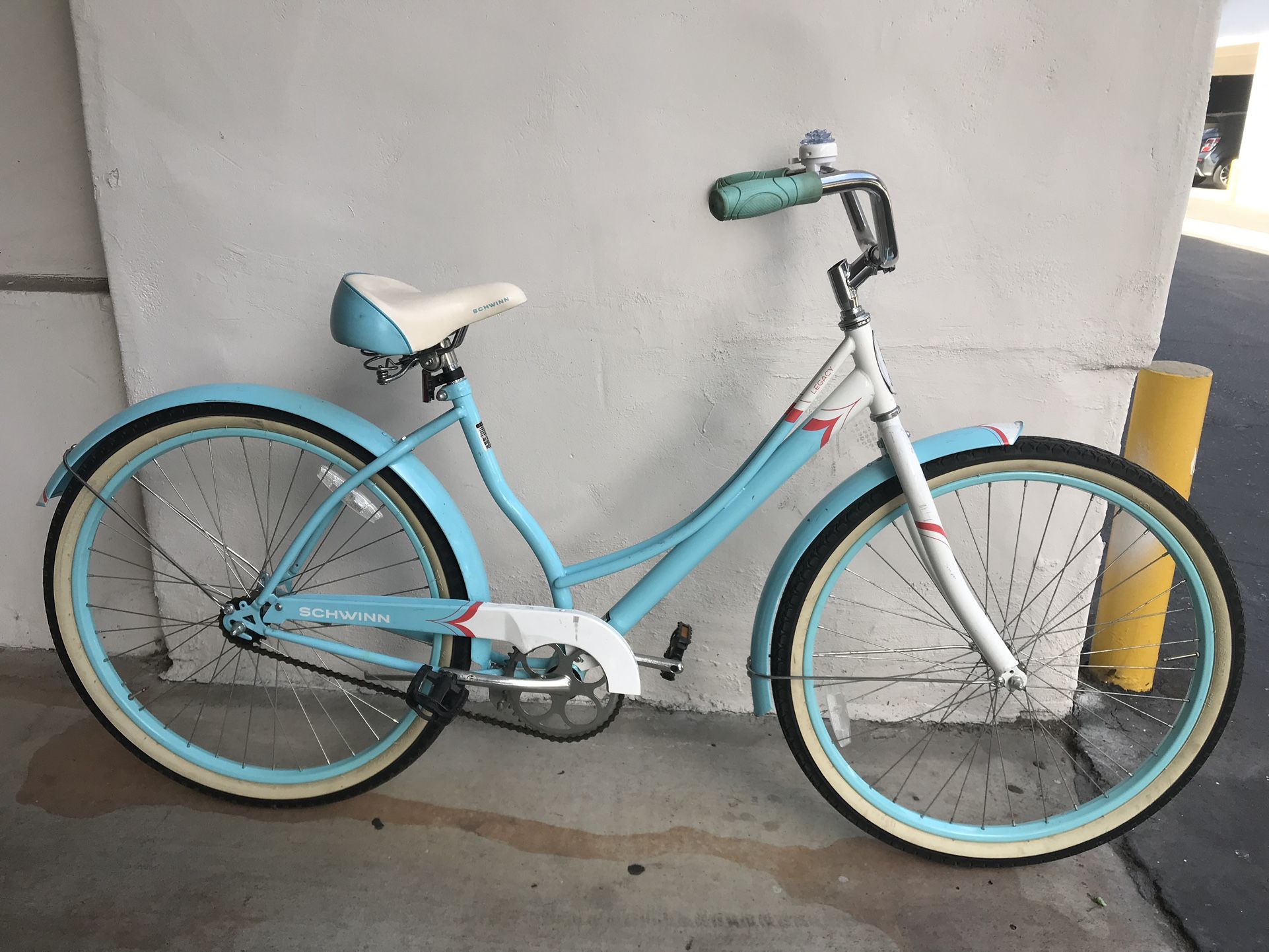 Schwinn Legacy Cruiser