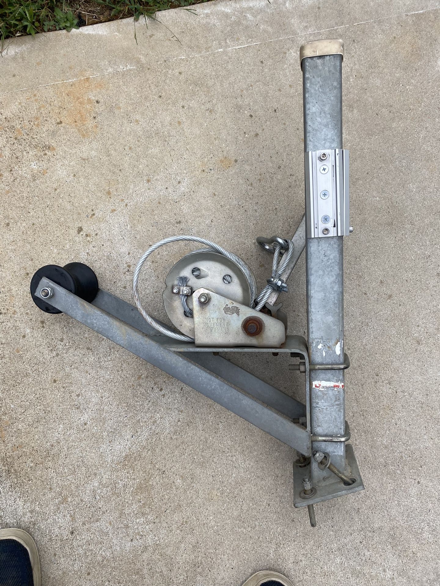 Boat Post With Winch new Cable and Roller