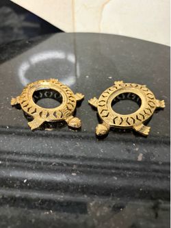 Gold toned Metal turtle stands