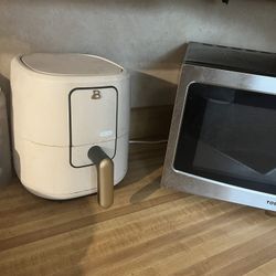 Microwave, Air Fryer