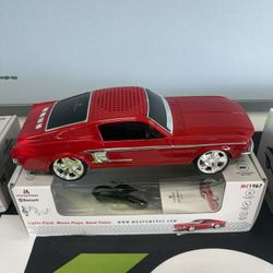 Speakers, Speakers With Microphones