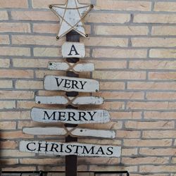 A Very Merry Christmas Wooden Tree Decor