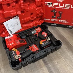 Milwaukee M18 FUEL 18V Lithium-Ion Brushless Cordless Hammer Drill and Impact Driver Combo Kit (2-Tool) with 2 Batteries