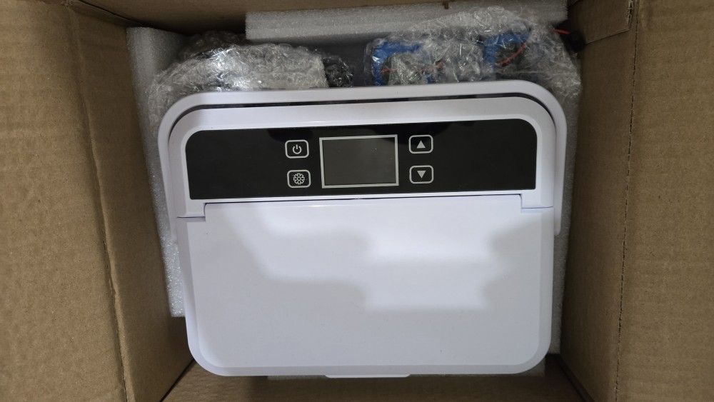 CGOLDENWALL Portable Insulin Cooler Box for Max.12 Pens, 7.5 * 3 * 2.7inches Internal Capacity 32-64℉ Setting with 5V 13600MAH Battery Mini Medicine R