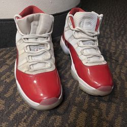 Air Jordan 11 “Cherry” (Varsity Red) size 13