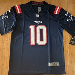 Mac Jones Jersey (Large) New England Patriots 
