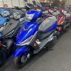 Brand New F5 150cc Gas Scooter 