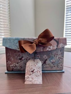 Floral Bird Decorative Gift Box with Ribbon