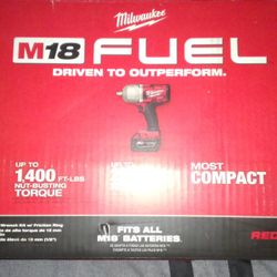MILWAUKEE M18 FUEL HIGH TORQUE IMPACT WRENCH KIT