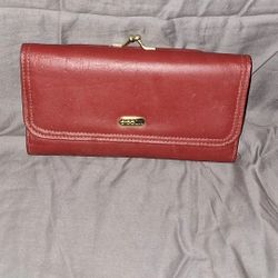 Women's Wallet.