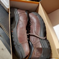 Woman's Work Boots/shoes