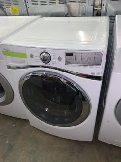 Whirlpool front load washer in excellent conditions with 4 months warranty