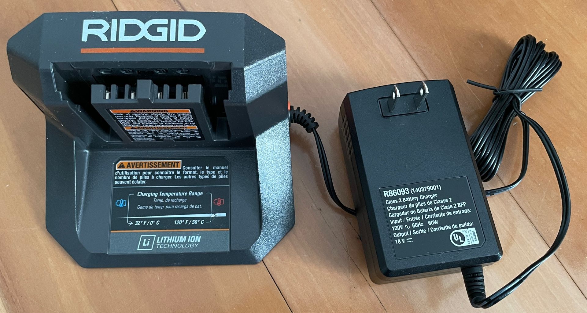 NEW RIDGID 18V Lithium-Ion Charger Model: R86093