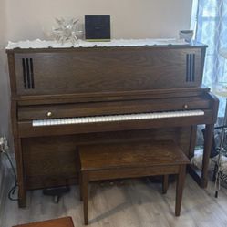 Baldwin Hamilton Piano