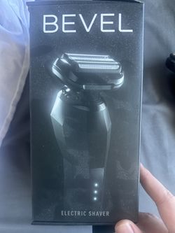Bevel foil shaver