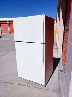 Free Delivery Top Freezer Refrigerator Whirlpool 21 CuFt 33 Wide Super Clean Works Perfectly