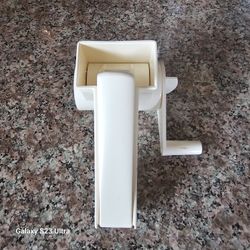 🧀 $5  ZYLISS CHEESE GRATER 🧀