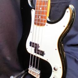 Squier P. Bass 
