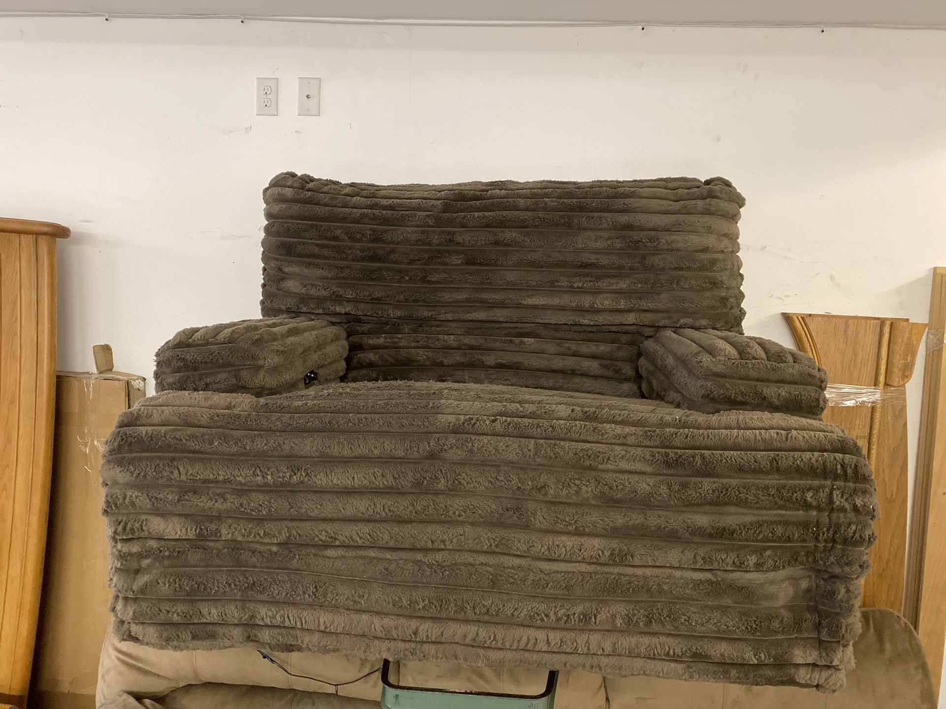 NEW SUPER COZY BROWN POWER RECLINING CHAIR