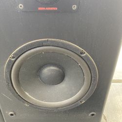 5 CD Player , Receiver And 2 Speakers 