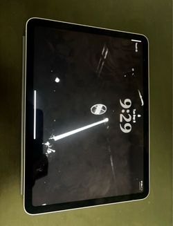 IPAD AIR M4 128GB WITH ACCESSORIES