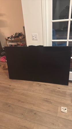 FREE BROKEN Samsung tv 65”